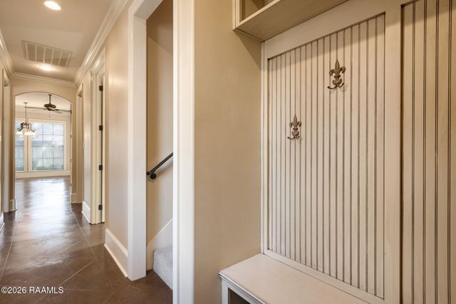 105 Shinnecock Hills Drive, Broussard, LA 70518