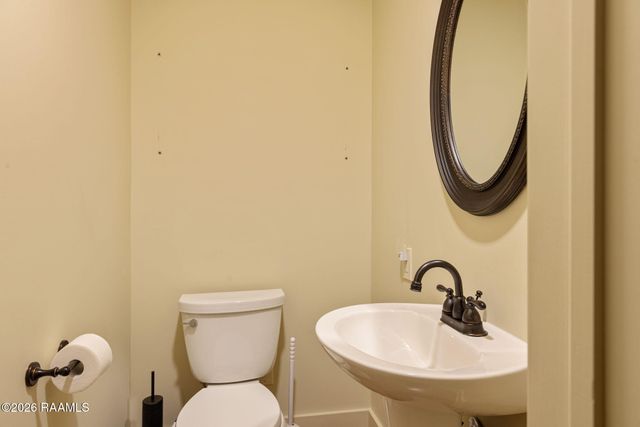 105 Shinnecock Hills Drive, Broussard, LA 70518