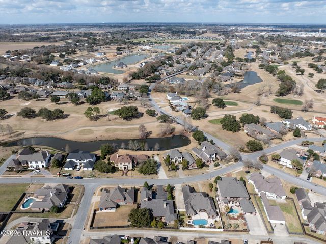 105 Shinnecock Hills Drive, Broussard, LA 70518