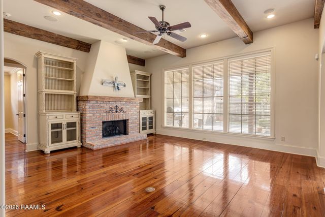 105 Shinnecock Hills Drive, Broussard, LA 70518