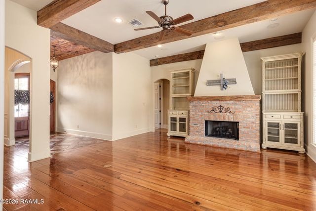 105 Shinnecock Hills Drive, Broussard, LA 70518