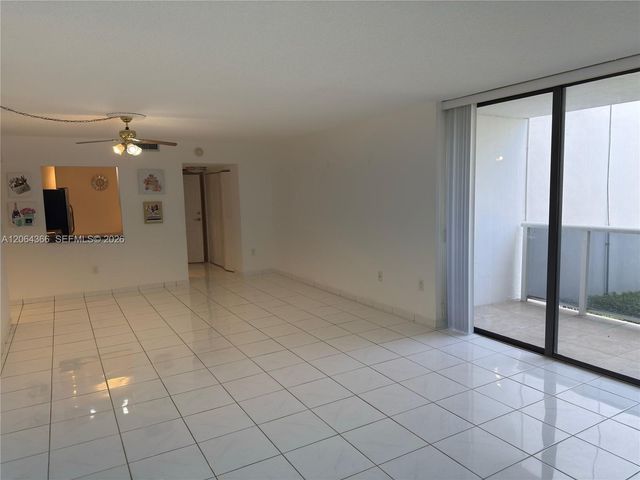 3675 N Country Club Dr 109, Aventura, FL 33180
