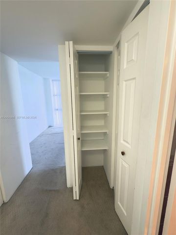 3675 N Country Club Dr 109, Aventura, FL 33180