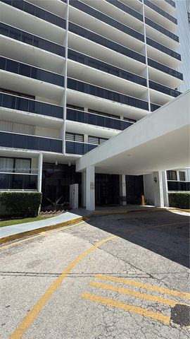 3675 N Country Club Dr 109, Aventura, FL 33180