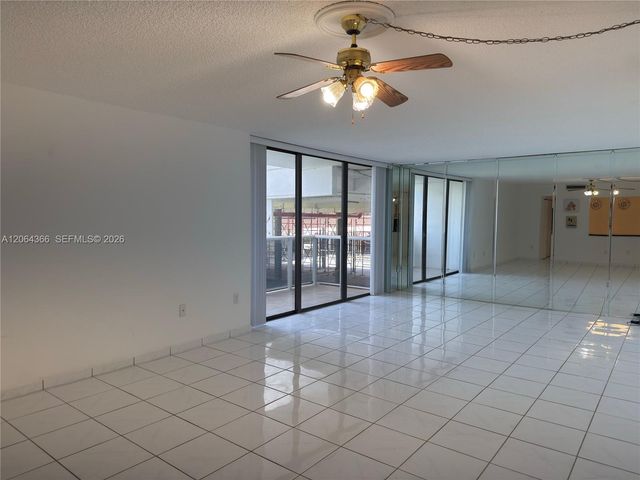 3675 N Country Club Dr 109, Aventura, FL 33180