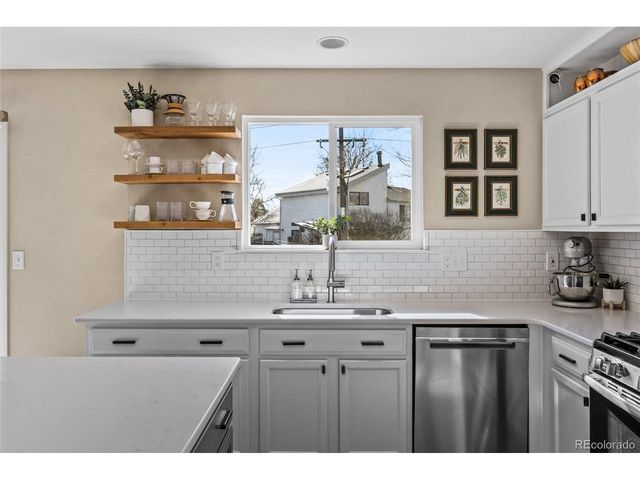 16358 E Phillips Ln, Englewood, CO 80112