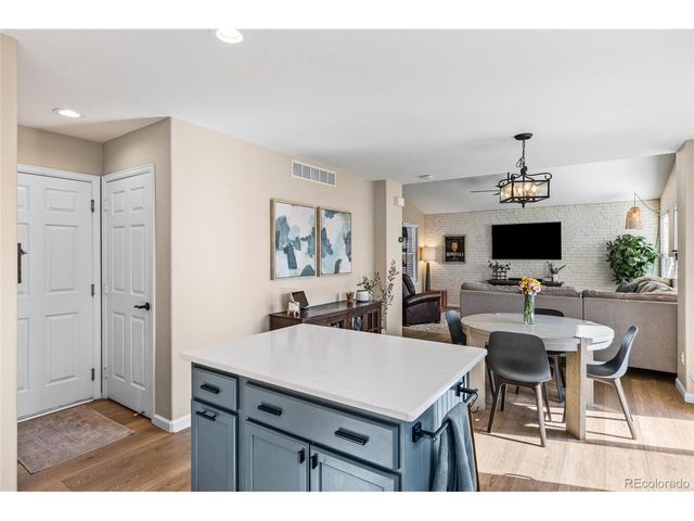 16358 E Phillips Ln, Englewood, CO 80112