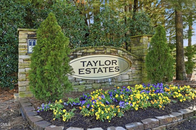 31 Edgebrook Circle, Durham, NC 27703