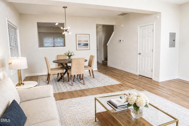 31 Edgebrook Circle, Durham, NC 27703