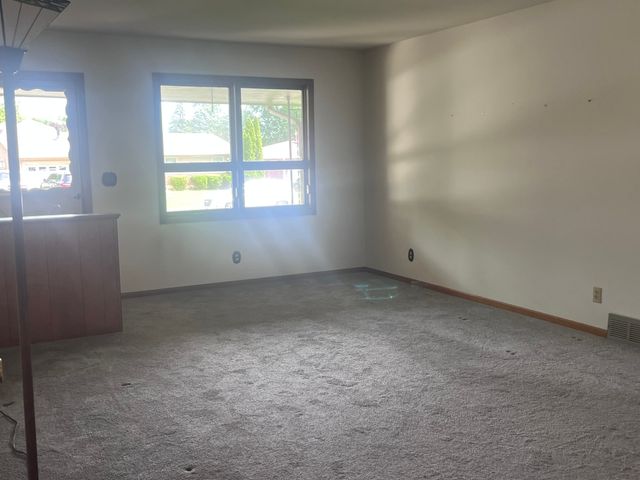 1221 Comet Drive, Aurora, IL 60505