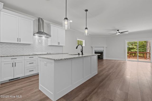 103 Bexley Court, West End, NC 27376