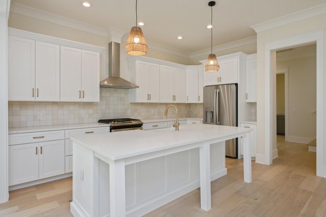 289 E Glen Avenue, Valparaiso, FL 32580