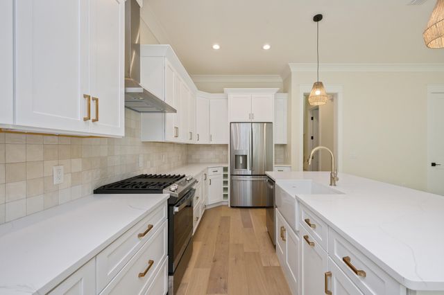 289 E Glen Avenue, Valparaiso, FL 32580