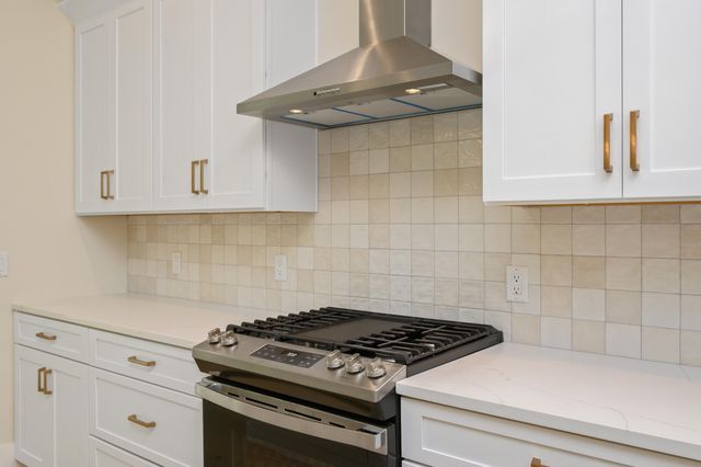 289 E Glen Avenue, Valparaiso, FL 32580