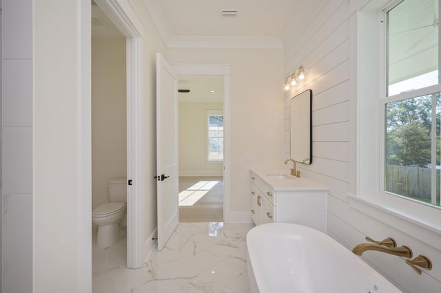 289 E Glen Avenue, Valparaiso, FL 32580