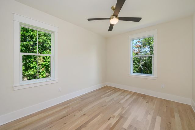 289 E Glen Avenue, Valparaiso, FL 32580