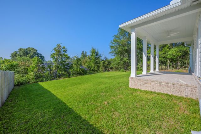 289 E Glen Avenue, Valparaiso, FL 32580