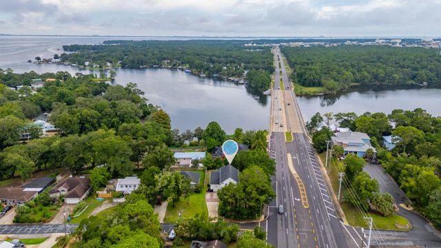289 E Glen Avenue, Valparaiso, FL 32580
