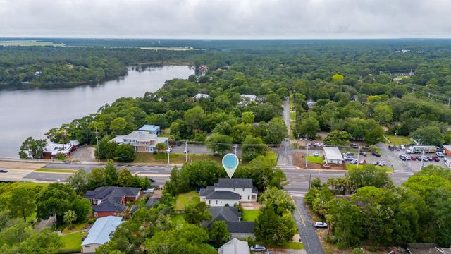 289 E Glen Avenue, Valparaiso, FL 32580