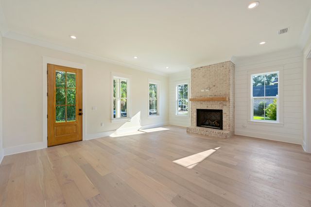 289 E Glen Avenue, Valparaiso, FL 32580