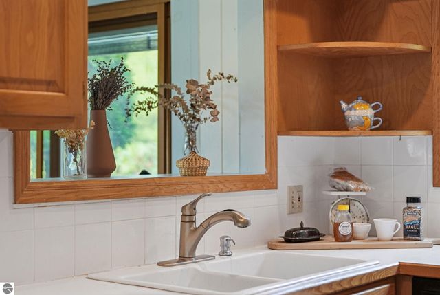 5361 N Manitou Trail, Leland, MI 49654