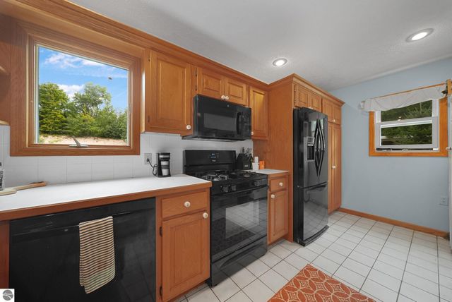 5361 N Manitou Trail, Leland, MI 49654