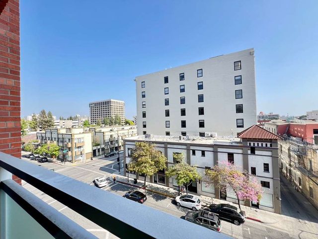 125 North Raymond Avenue N 404, Pasadena, CA 91103
