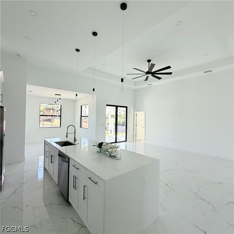 800 E 7th ST, Lehigh Acres, FL 33972