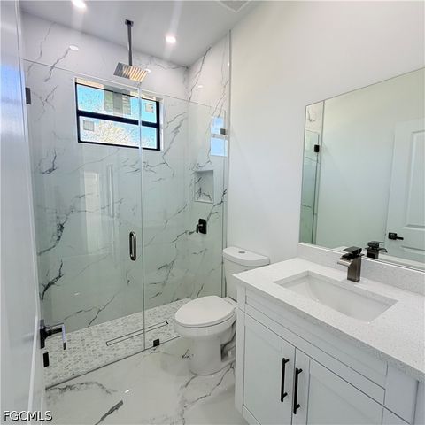 800 E 7th ST, Lehigh Acres, FL 33972