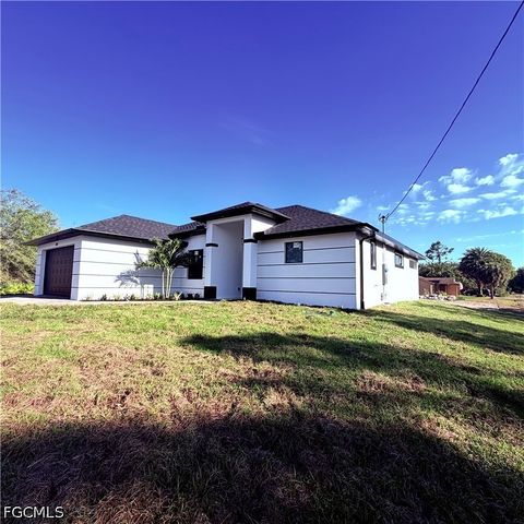 800 E 7th ST, Lehigh Acres, FL 33972