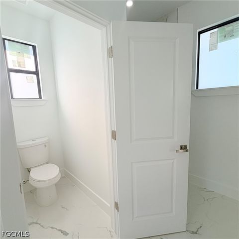 800 E 7th ST, Lehigh Acres, FL 33972