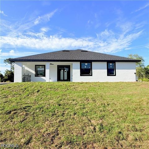 800 E 7th ST, Lehigh Acres, FL 33972