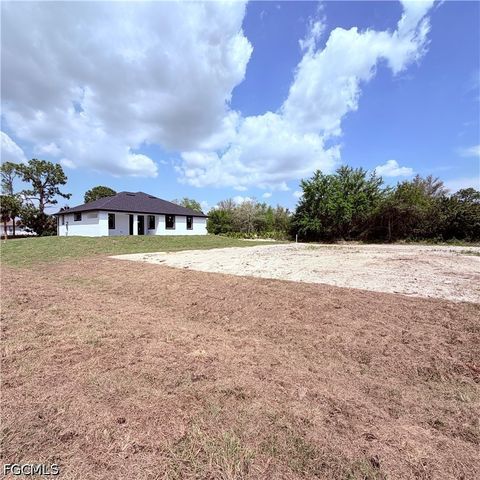 800 E 7th ST, Lehigh Acres, FL 33972