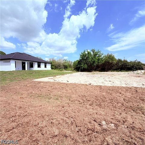 800 E 7th ST, Lehigh Acres, FL 33972