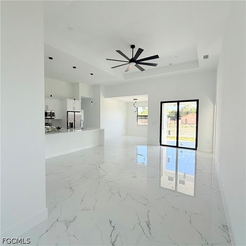 800 E 7th ST, Lehigh Acres, FL 33972