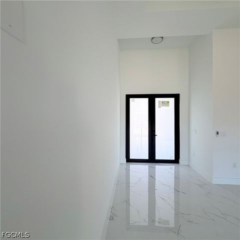 800 E 7th ST, Lehigh Acres, FL 33972