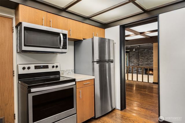 7720 NE 8th Street, Medina, WA 98039