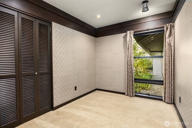 7720 NE 8th Street, Medina, WA 98039