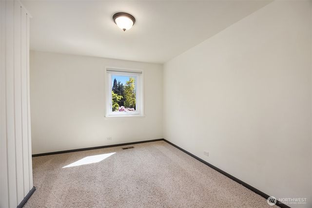 7720 NE 8th Street, Medina, WA 98039