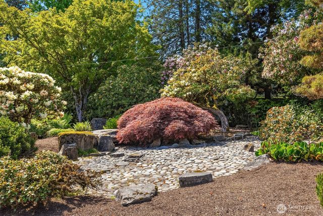 7720 NE 8th Street, Medina, WA 98039