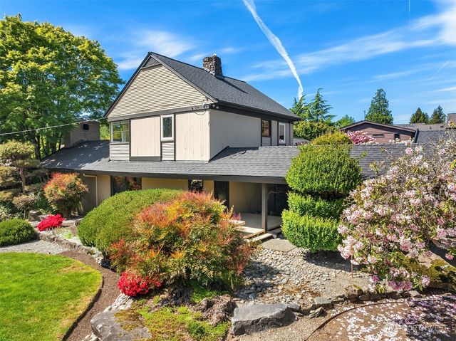 7720 NE 8th Street, Medina, WA 98039