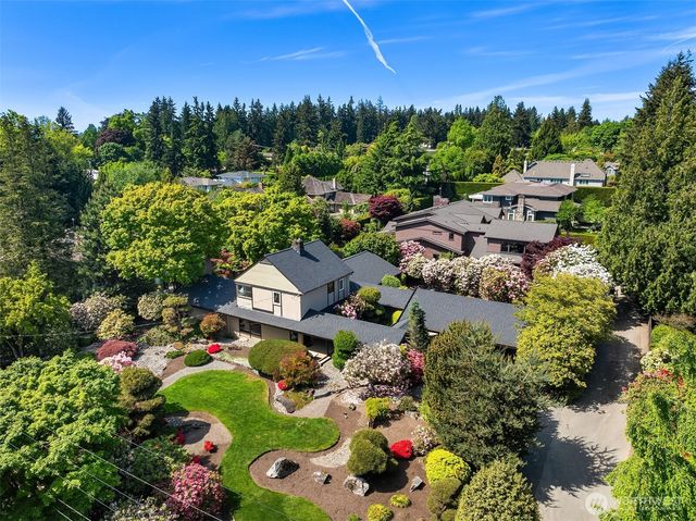 7720 NE 8th Street, Medina, WA 98039