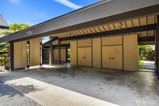 7720 NE 8th Street, Medina, WA 98039