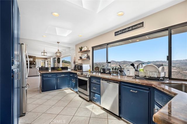 2160 Puerto Del Mundo, Fallbrook, CA 92028