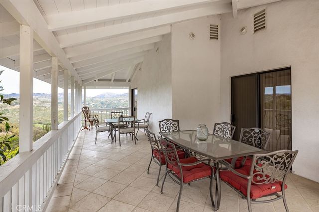 2160 Puerto Del Mundo, Fallbrook, CA 92028