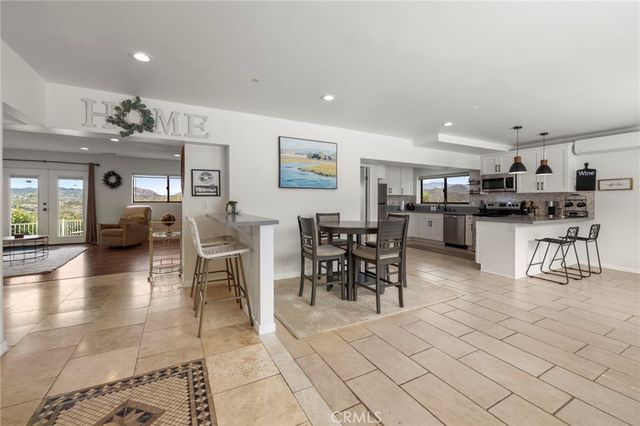 2160 Puerto Del Mundo, Fallbrook, CA 92028