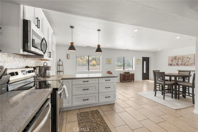 2160 Puerto Del Mundo, Fallbrook, CA 92028