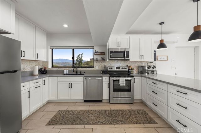 2160 Puerto Del Mundo, Fallbrook, CA 92028