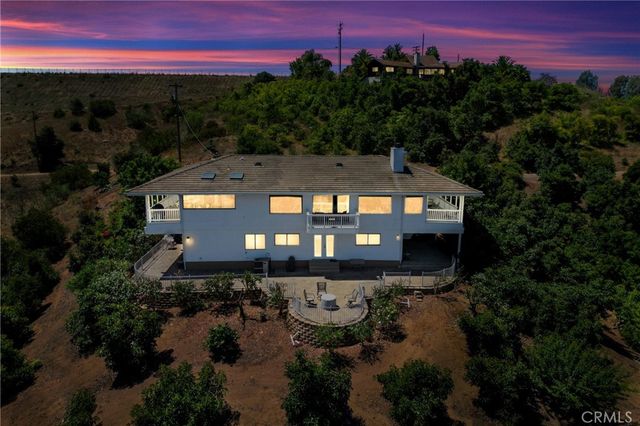 2160 Puerto Del Mundo, Fallbrook, CA 92028