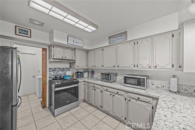 11857 Mount Vernon, Grand Terrace, CA 92313